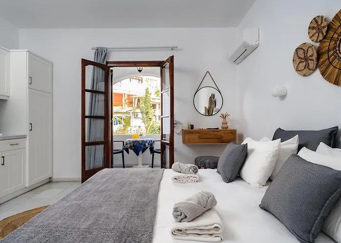 Katerina Studios * Naxos City